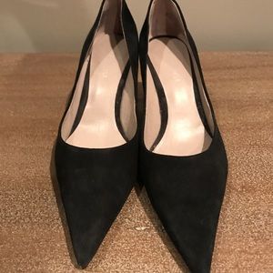 Suede Black Pumps